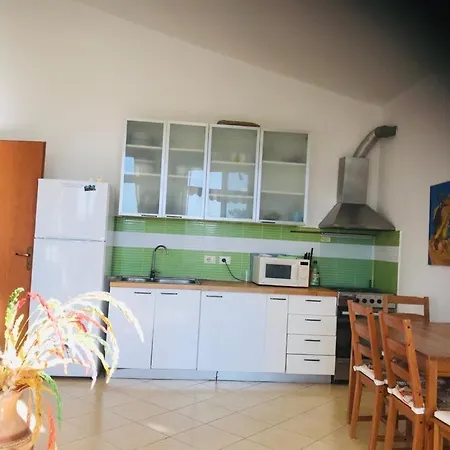 Moebiliertes Apartment Golem (Tirana)